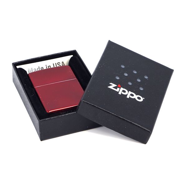 Зажигалка ZIPPO Classic с покрытием Candy Apple Red™, латунь/сталь, красная, глянцевая, 36x12x56 мм