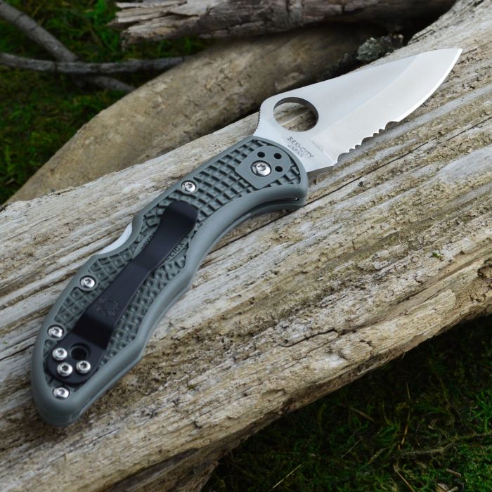 Складной нож Delica 4 - Spyderco C11PSFG, сталь VG-10 Satin Plain/Serrated, рукоять термопластик FRN зелёная (foliage green)